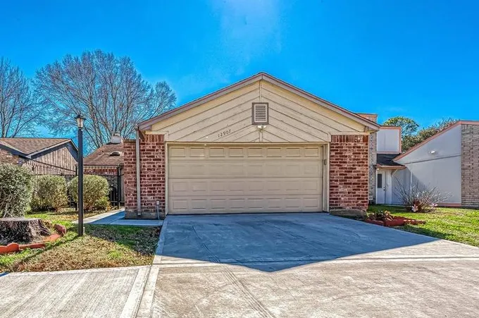 12907 Maxfield Dr, Houston, TX 77082 - MLS 29582204 for Rent