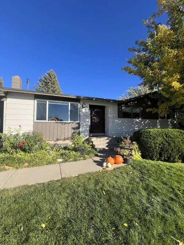 4646 N Mule Train DR, Enoch, UT 84021  607075485 for Sale