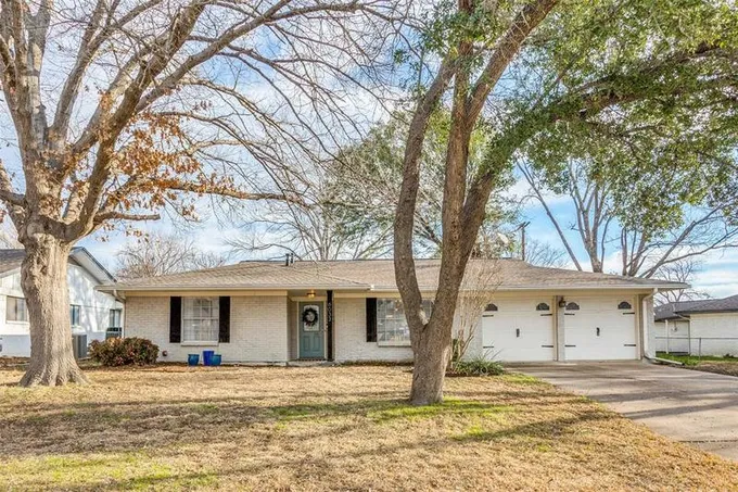 6033 Wormar Ave, Fort Worth, TX 76133 for Sale