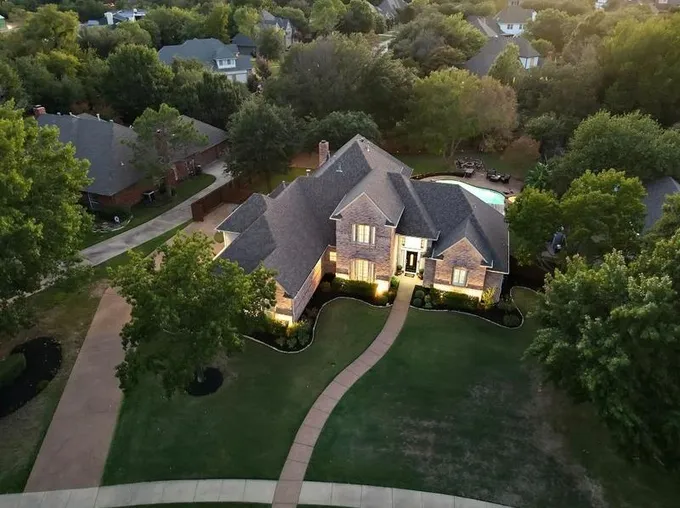 304 Blanco Cir, Southlake, TX 76092 - MLS 20487659 for Sale