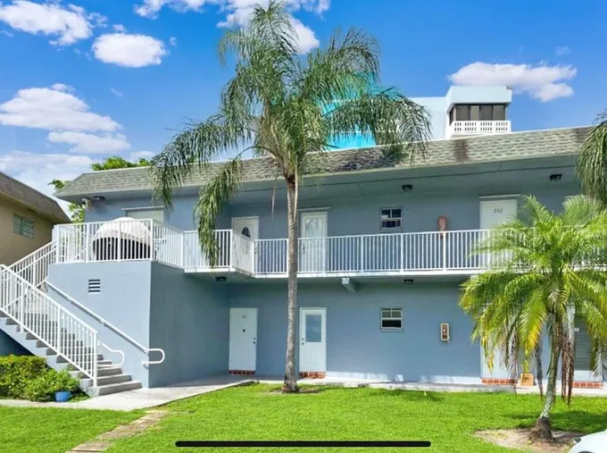 1100 Tallwood Ave #201, Hollywood, FL 33021 - MLS RX-10924588 for Sale