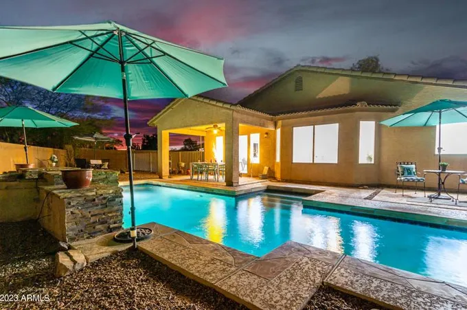 1035 W Seminole Dr, Casa Grande, AZ 85122 - MLS 6608926 for Sale