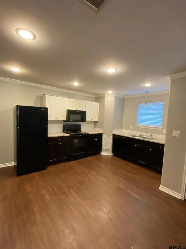 3989 & 3993 Cottage Dr, Tyler, TX 75701 for Sale