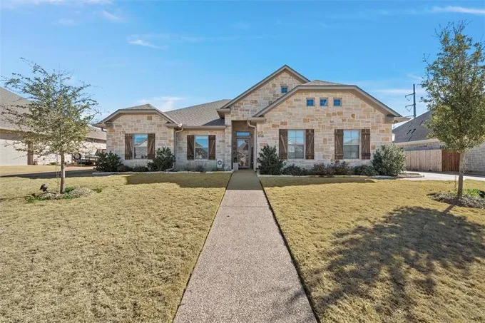816 Gallant Fox Rd, Hewitt, TX 76643 for Sale