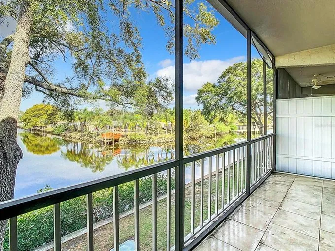 9133 Tudor Drive, Unit D202, Tampa, FL 33615 for Sale