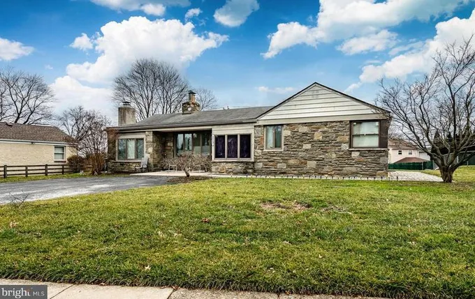 203 Morton Ave, Broomall, PA 19008 - MLS PADE2060850 for Sale