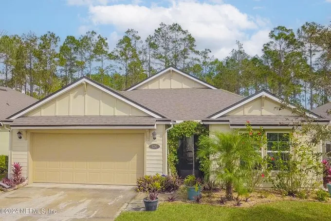 124 Crepe Myrtle Court, Palm Coast, FL 32164 for Sale