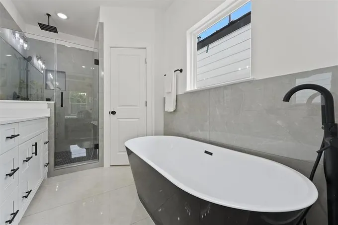 4810 Cochran Street, Houston, TX 77009 for Sale
