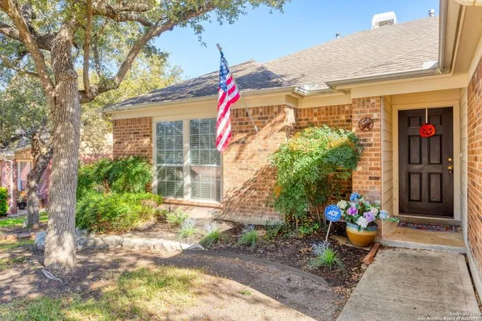 615 Fairglen Court, San Antonio, TX 78258 for Sale