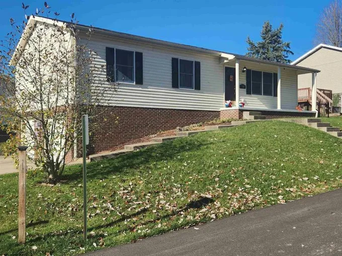300 AURORA DR, Morgantown, WV 26508 Single Family Residence For Sale  MLS# 10152149