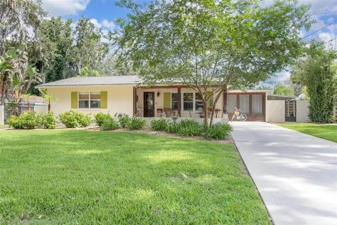 6 OAK LN, DELAND, FL 32724 Single Family Residence For Sale  MLS# V4934149