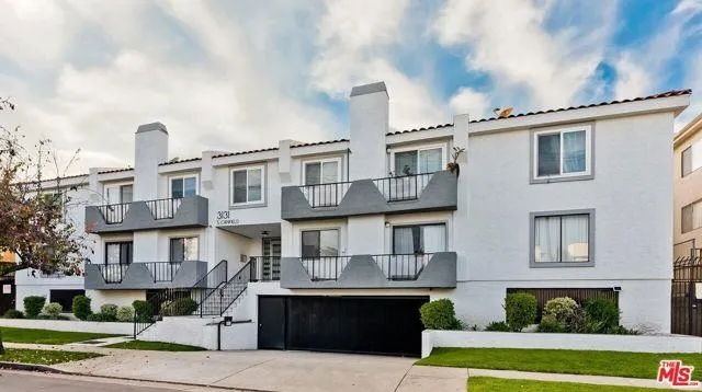 3131 S Canfield 209, Los Angeles CA 90034 for Sale