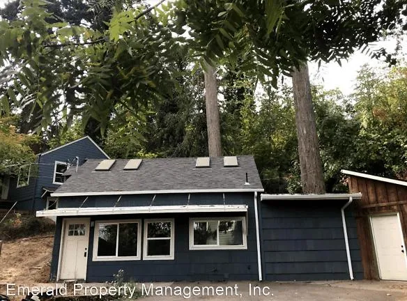 1698 Riverview St - Eugene, OR 97403 - Home For Rent
