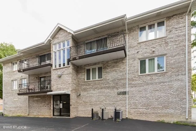 4535 Rumsey Avenue, Unit 2E, Oak Lawn, IL 60453 for Rent