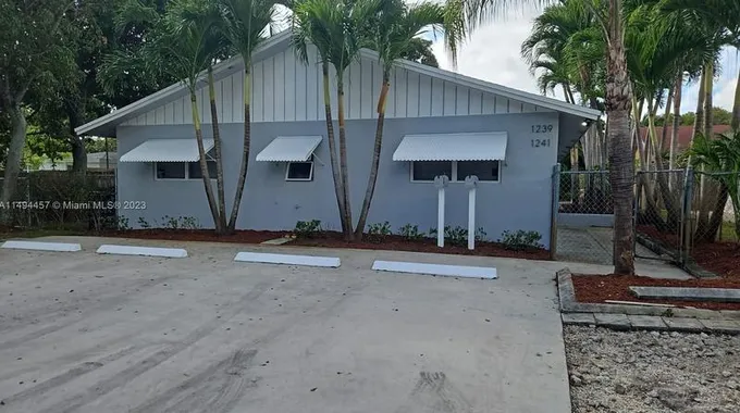 1239 NE 2nd Ave, Fort Lauderdale, FL 33304 - MLS A11494457 for Sale