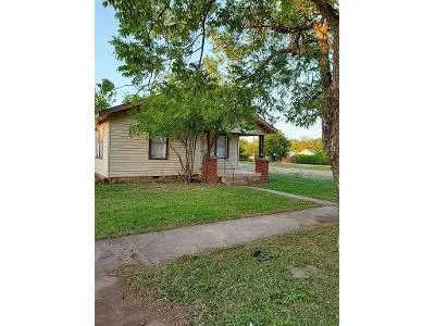 W Liveoak St for Sale