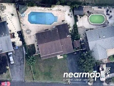 Oak Tree Ln for Sale