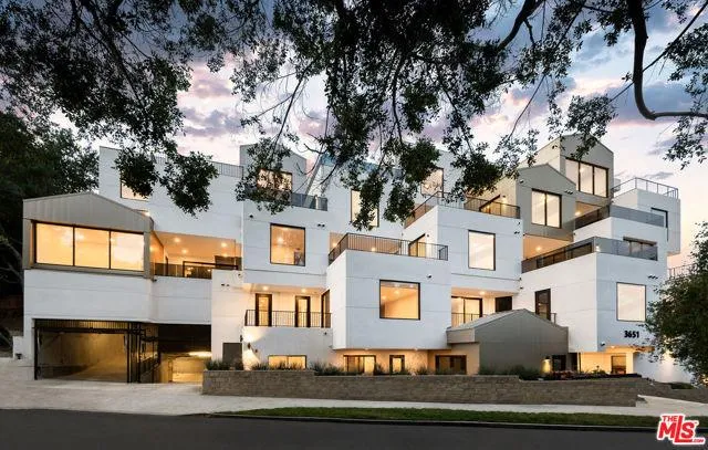 3649 Regal 506, Los Angeles CA 90068 for Sale