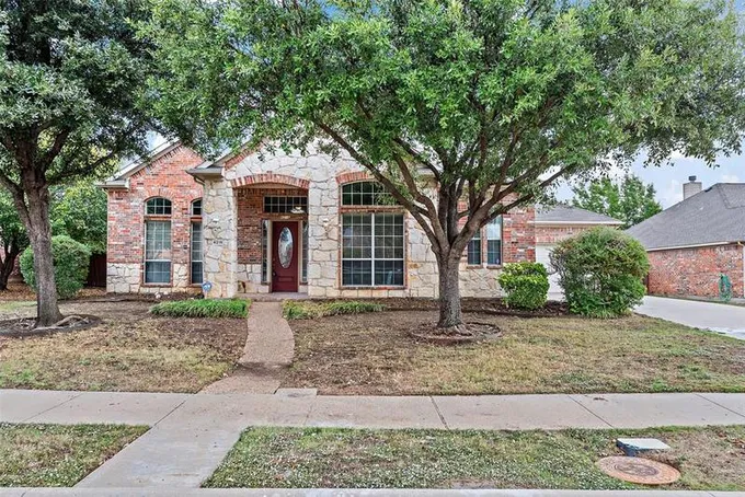 4216 Chippewa Ct, Carrollton, TX 75010 for Sale