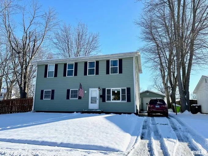17 Windrush Drive, Jacksonville, IL 62650 for Sale