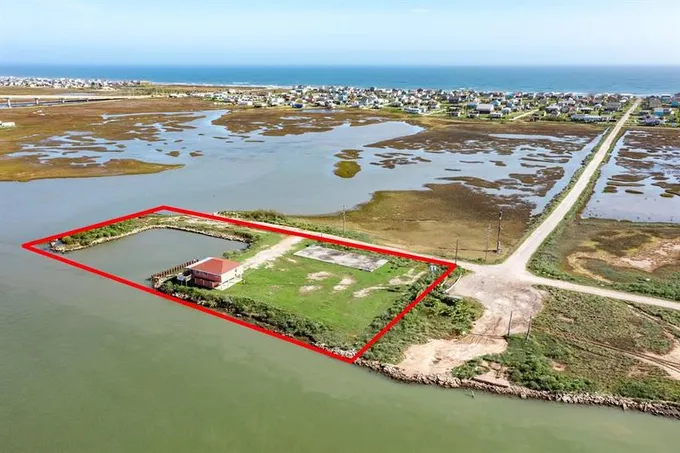 606 Canal Dr, Surfside Beach, TX 77541 for Sale