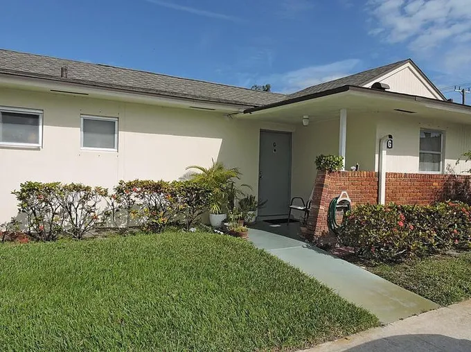 2770 Ashley Dr E #G, West Palm Beach, FL 33415 - MLS RX-10948136 for Sale