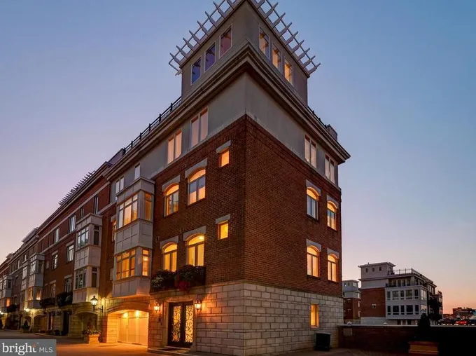 650 Ponte Villas S #137, Baltimore, MD 21230 - MLS MDBA2112342 for Sale