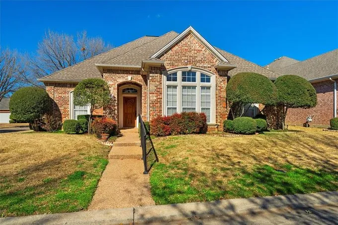 1921 Channing Park Dr, Arlington, TX 76013 for Sale
