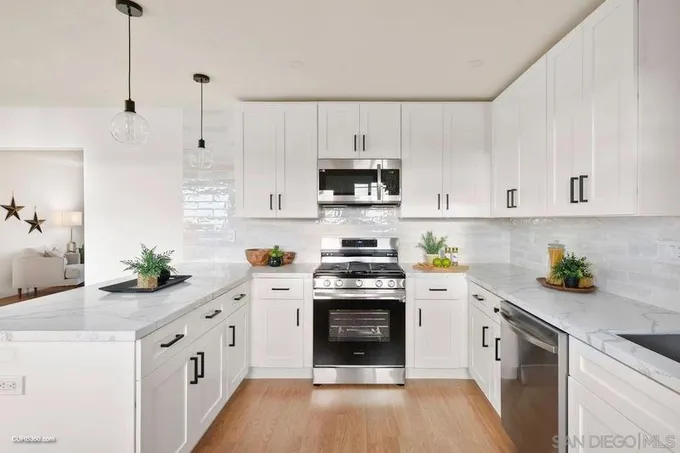 3132 Clairemont Drive, San Diego, CA 92117 for Sale