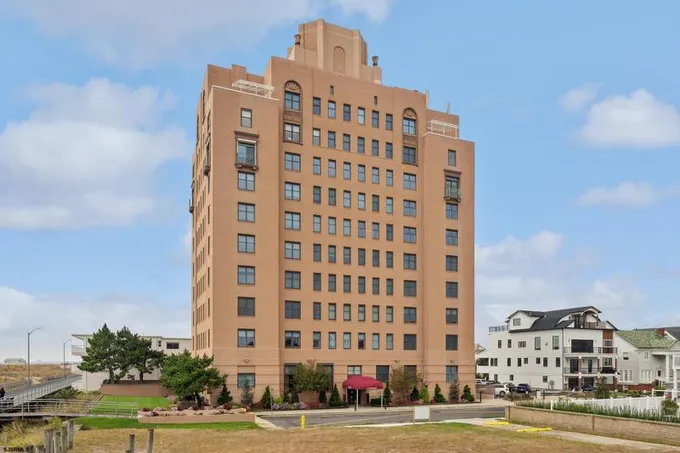112 South Oxford Avenue, Unit 404, Ventnor City, NJ 08406 for Rent