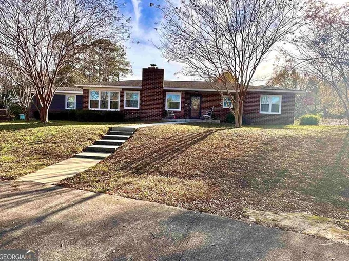 2611 Veterans Memorial Pkwy, Lanett, AL 36863 - MLS 20160967 for Sale