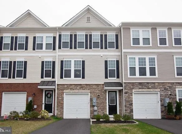 136 Solara Dr - Winchester, VA 22602 - Home For Rent