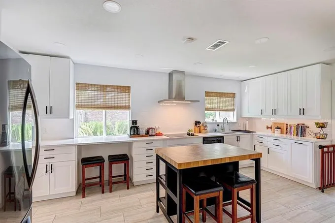 1518 San Sebastian Ln, Nassau Bay, TX 77058 for Sale