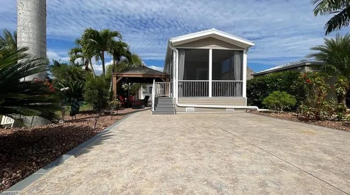 10207 Yellowtop Trail, Fort Myers, FL 33905 - MLS 224011671 for Sale