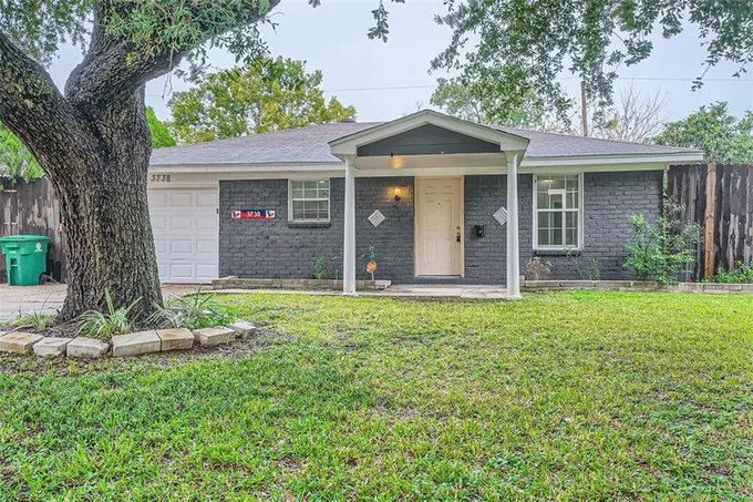 3738 Cloverbrook Dr, Houston, TX 77045 for Sale