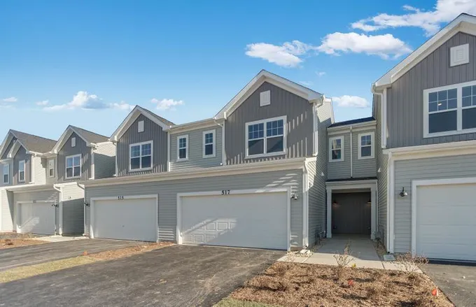 517 Comstock Road, South Elgin, IL 60177 for Sale