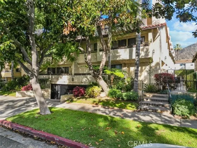 543 W Stocker 10, Glendale CA 91202 for Sale