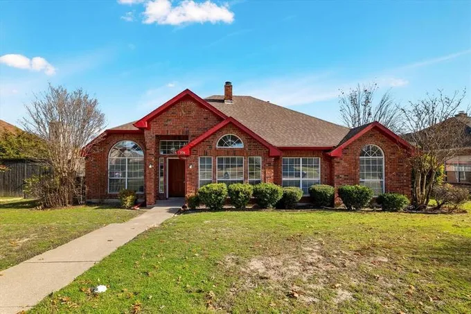 804 Bridle Dr, Desoto, TX 75115 for Sale