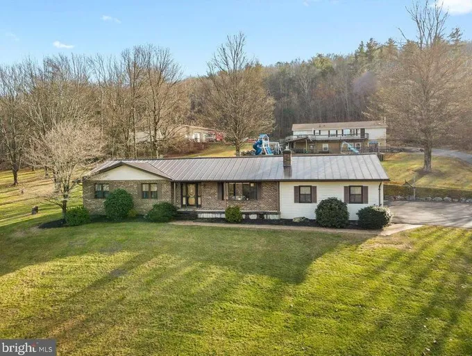 219 Stone Row Dr, Sciota, PA 18354 - MLS PAMR2002878 for Sale