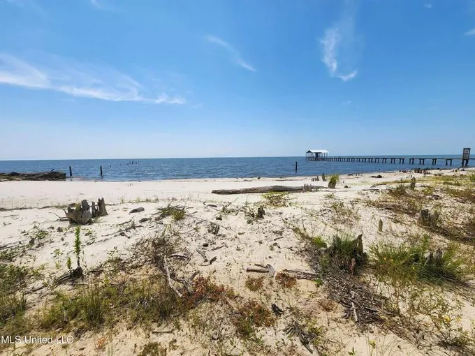 5721 Belle Fontaine Drive, Ocean Springs, MS 39564  609728061 for Sale