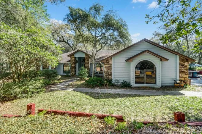 4933 ROUND LAKE RD, APOPKA, FL 32712 Single Family Residence For Sale  MLS# G5078481