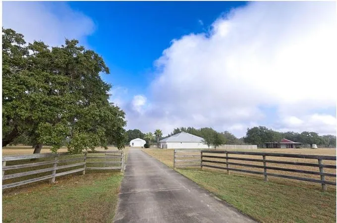 605 Silver Creek, Sinton, TX 78387 for Sale