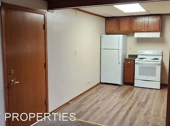 616 W Washington St - Dodgeville, WI 53533 - Home For Rent