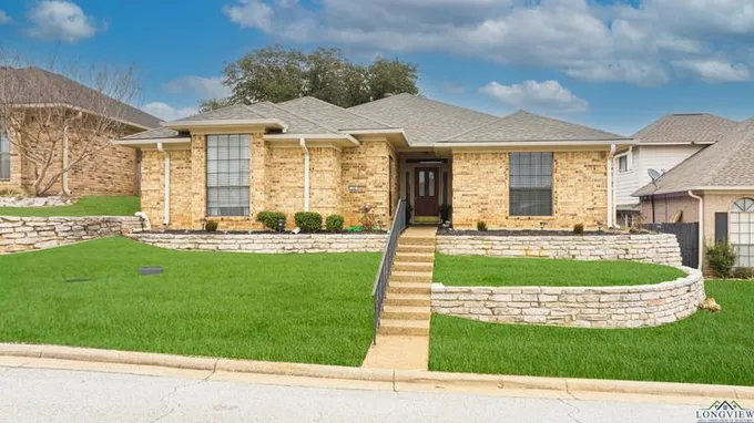 12 Woodland Dr, Longview, TX 75605 for Sale