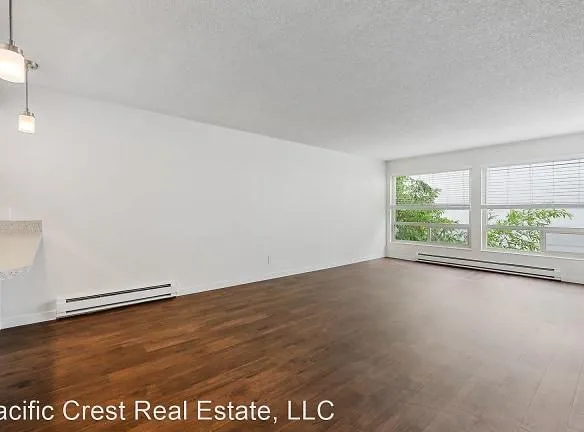 11520 Greenwood Ave N - Seattle, WA 98133 - Home For Rent