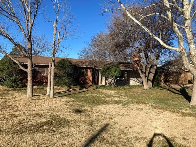 1107 Holliday, Plainview, TX 79072 for Sale
