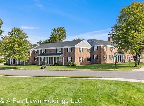 33-06 Fair Lawn Ave - Fair Lawn, NJ 07410 - Home For Rent
