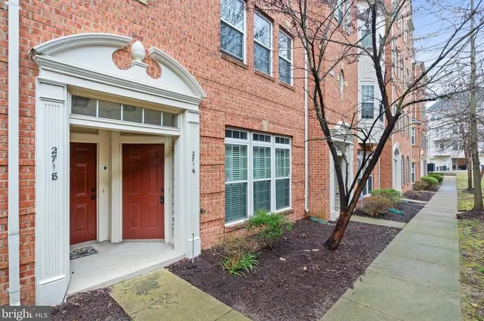 2716 Sheffield Hill Way #214, Woodbridge, VA 22191 - MLS VAPW2064802 for Sale