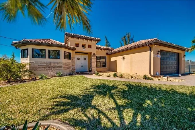 Cape Coral, Lee County, FL Lakefront Property, Waterfront Property, House for sale Property ID: 418846580