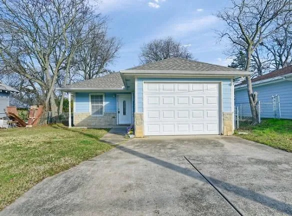 1113 E Jones St - Sherman, TX 75090 - Home For Rent